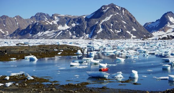 icebergs-889770_1280.jpg